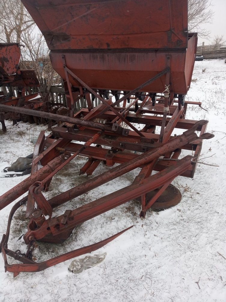 Сеялки старого образца 180тыс