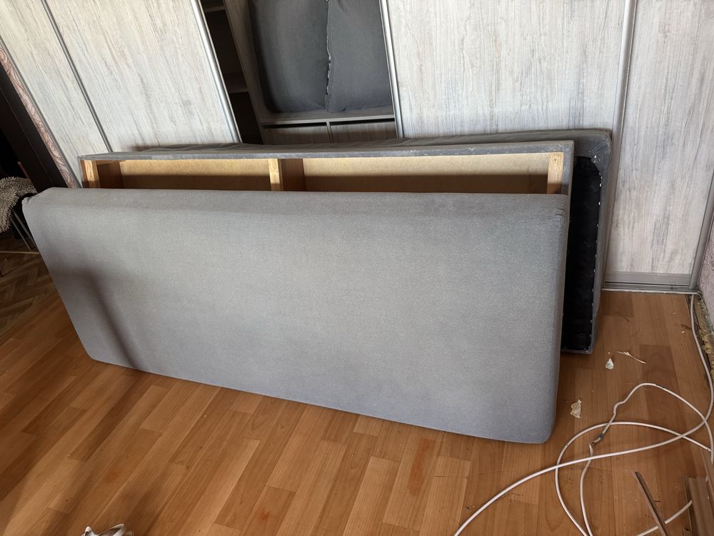 Продам диван серый