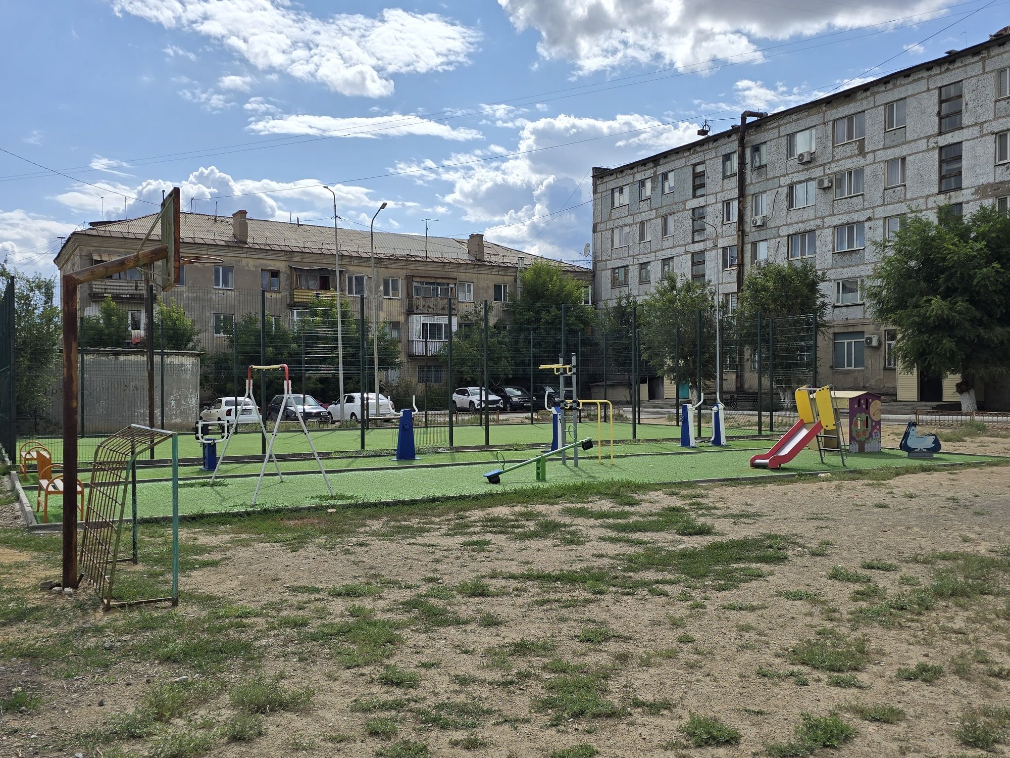 Срочно продаётся 3-комнатная квартира в крупноблочном доме