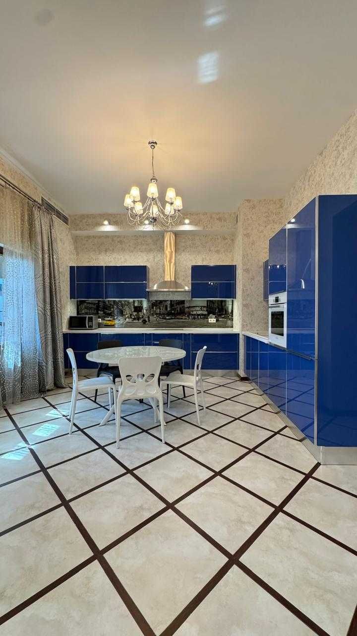 4-комнатная квартира · 205 м² · 6/6 этаж, Чайковского 149