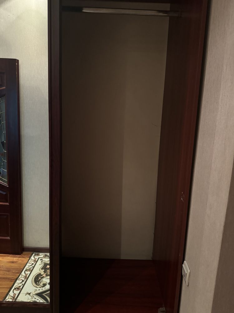 Прихожий шкаф купе с зеркалом