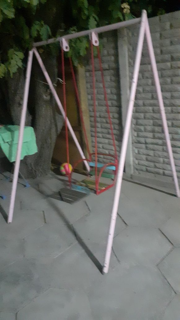 Качелю продаётся