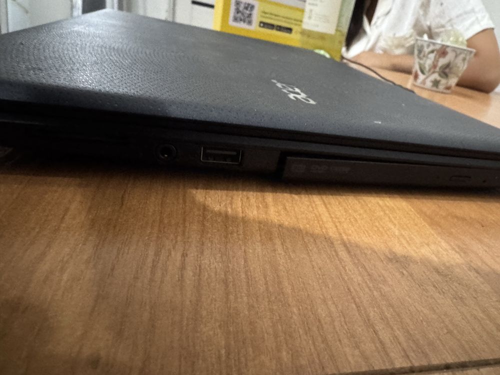 notebook aser es1