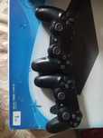 Продаю PlayStation 4 с двумя геймпадами и играми
• PlayStation 4 почти