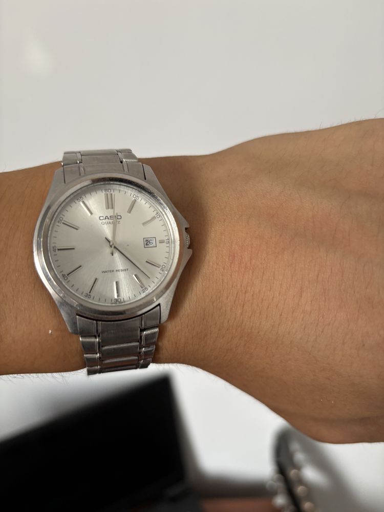 Часы Casio quartz оригинал