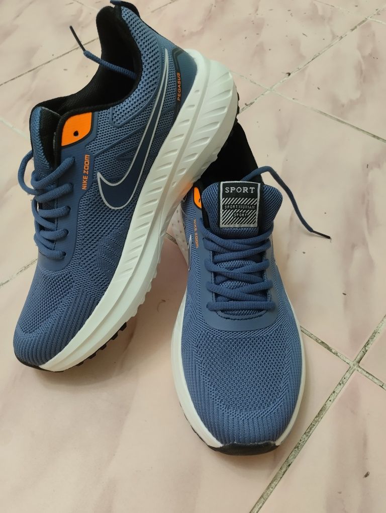 Продам кросовки NIKE ZOOM