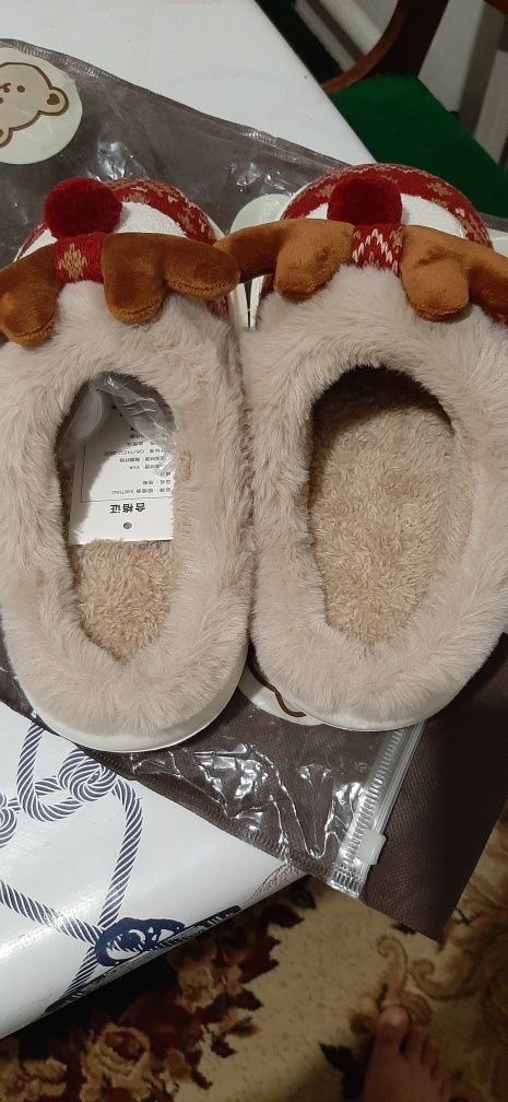 Продам плюшевые тапочки