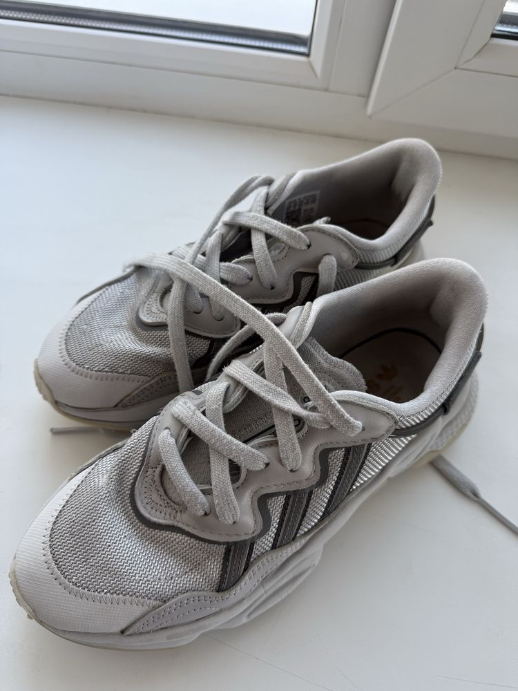 Кроссовки Adidas