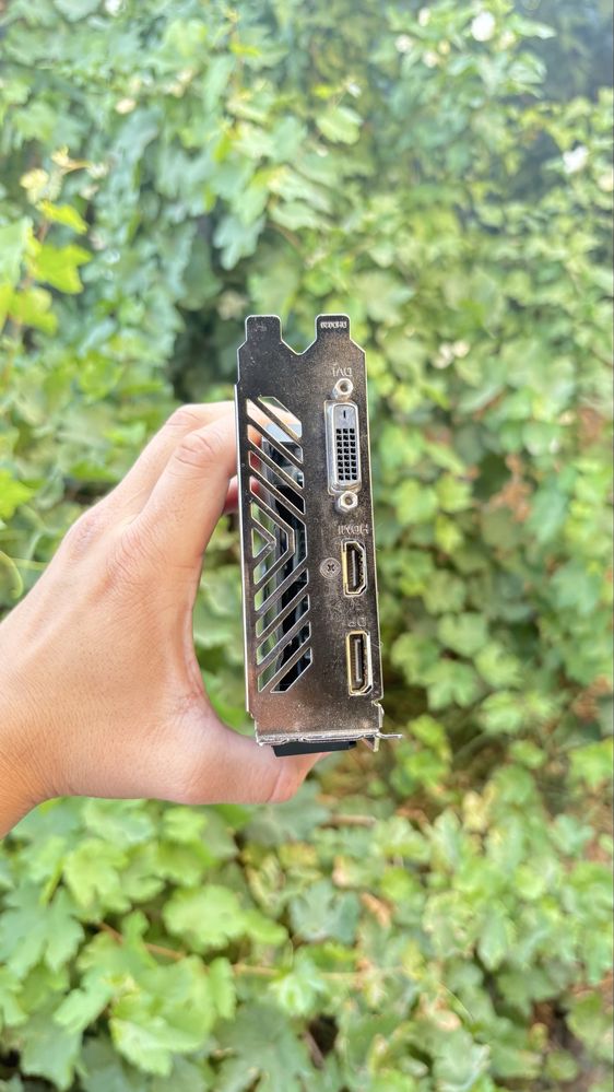 Продам gtx1050 2g торг есть