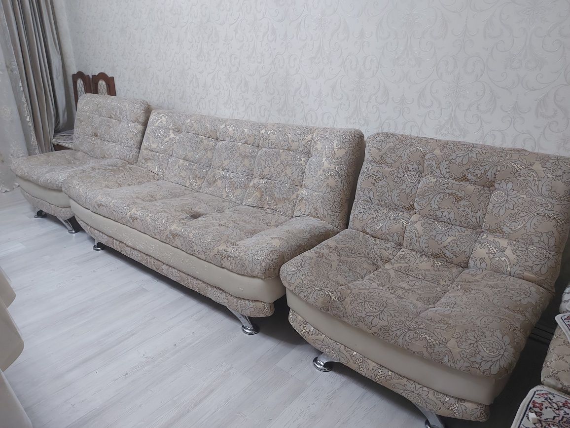 Бесплатно отдам мебель для гостиной