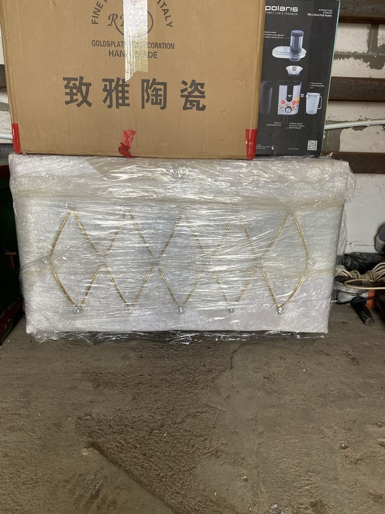 Продам новый сандық внутри посуда