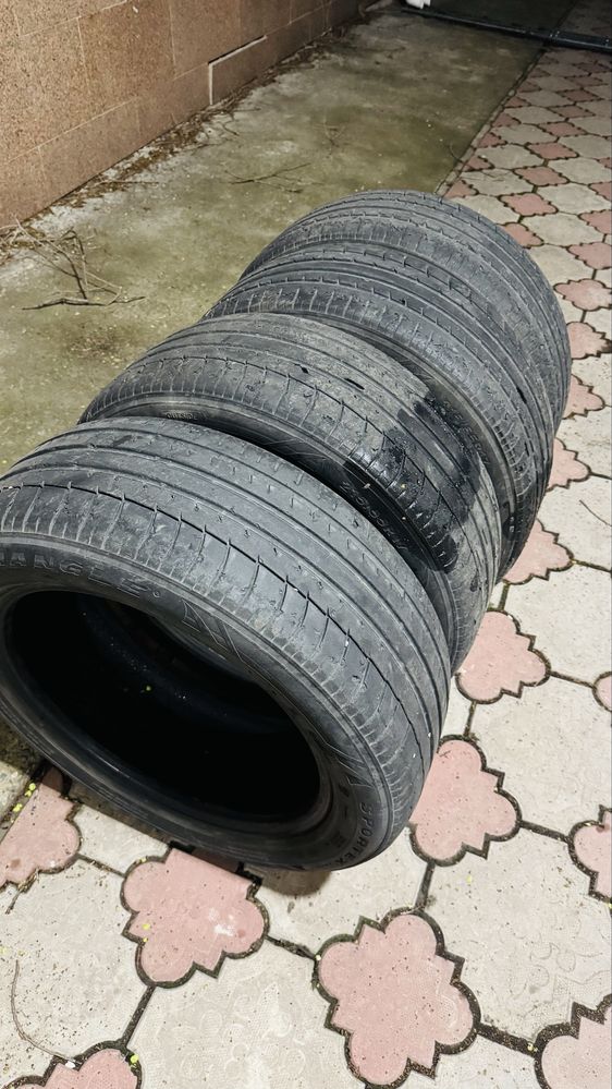 Летние шины 215/55/17