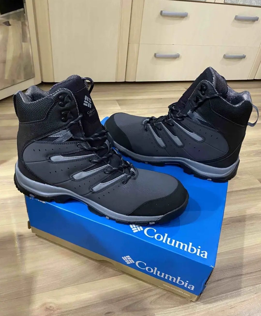 Columbia 50 размер, (-30) зимние. Новые, куплены в USA