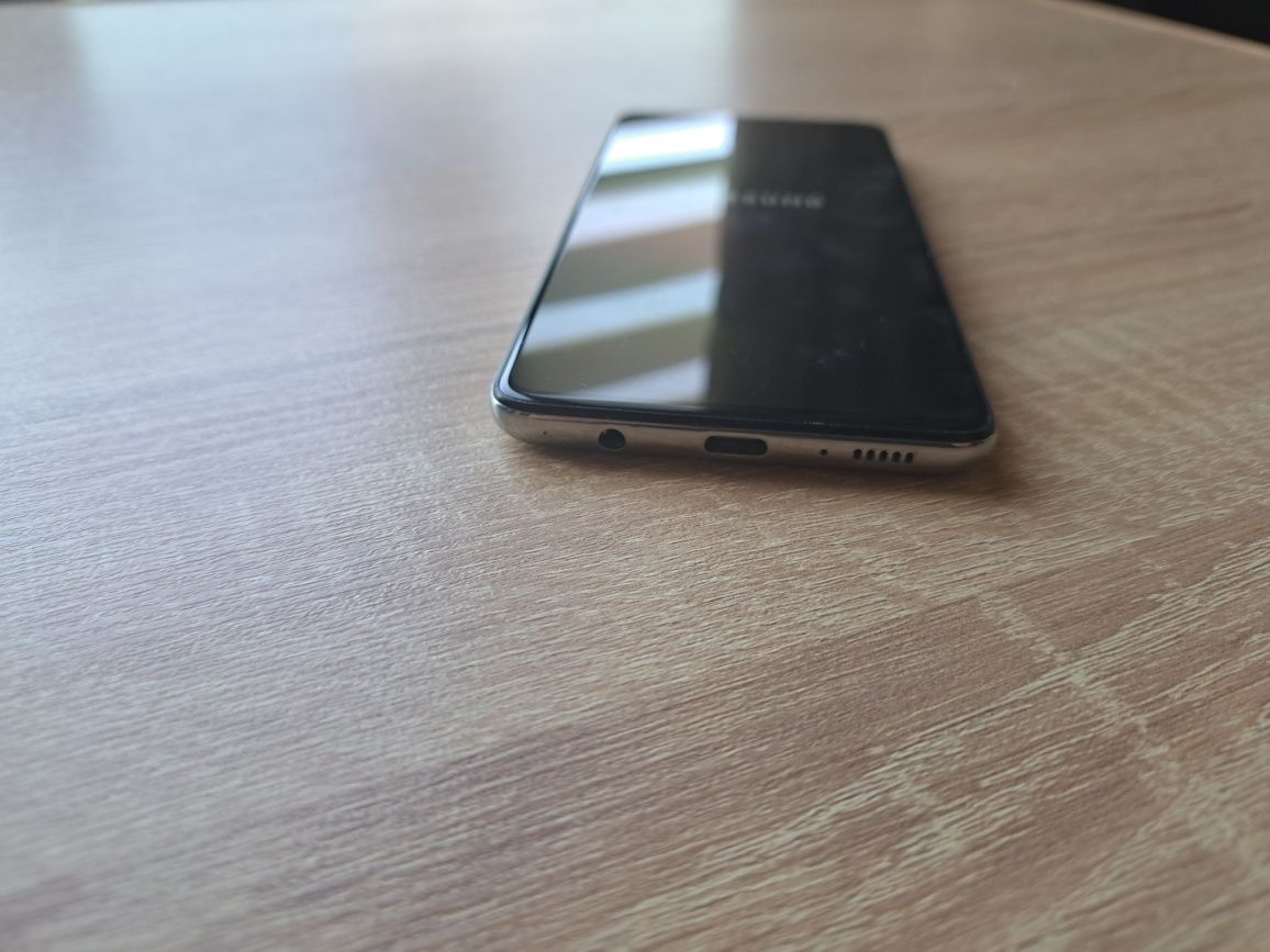 Самсунг а51 4/64 gb
