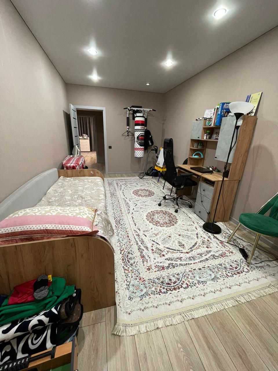 Продаётся 3х ком кв Ауэзова 189/16