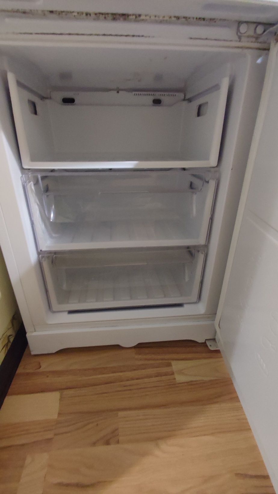 Продам холодильник Hotpoint Ariston