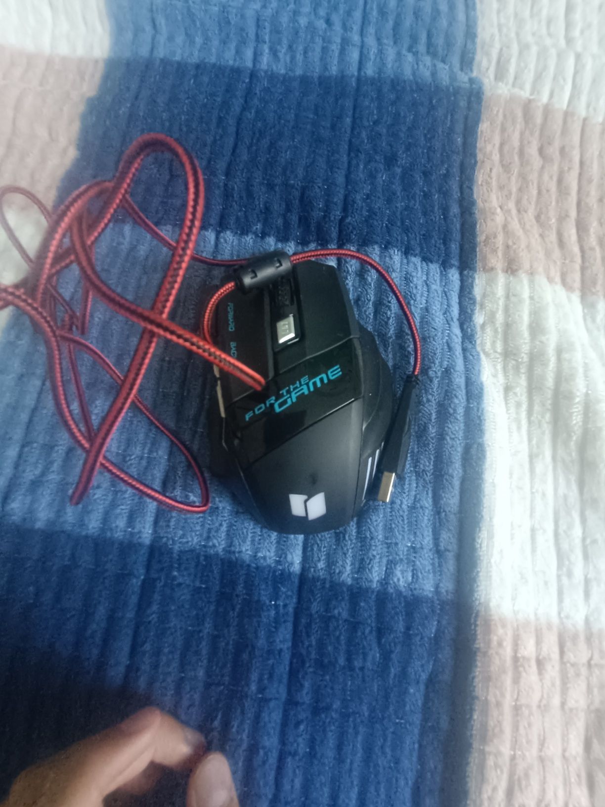 Продам мышку игровую