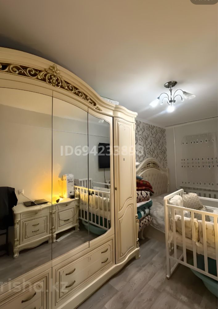 Продается спальный гарнитур