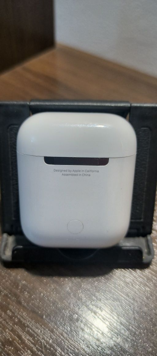 Продам кейс для наушников AirPods