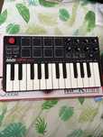 Продается миди AKAI MPK mini