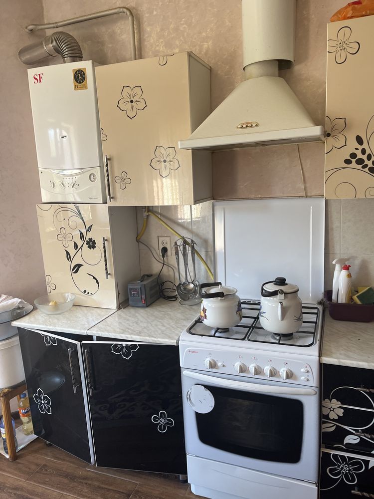 Продам кухонний гарнитур