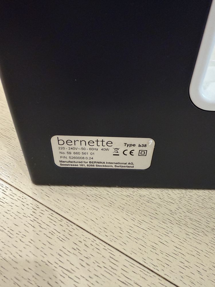 Швейная машина Bernette b38