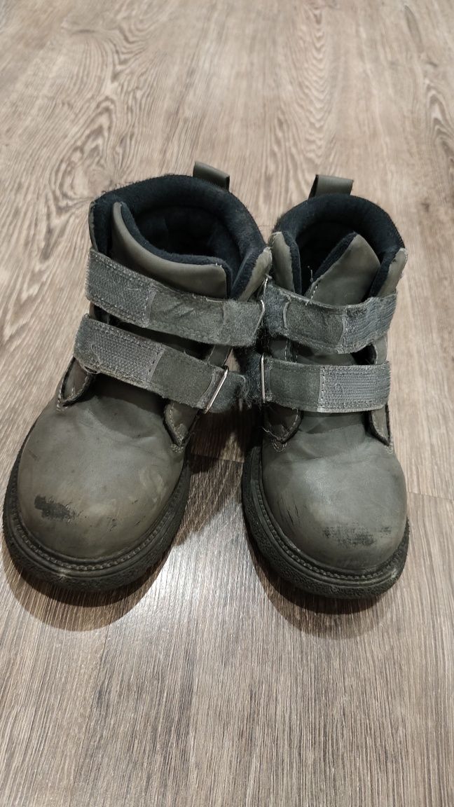 Продам детскую обувь