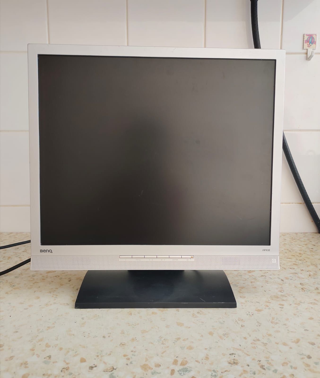 Монитор  BenQ  -  10000 тенге.