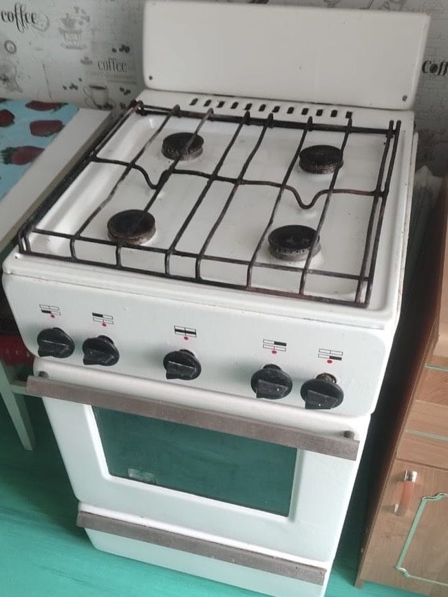 Продам газовую плиту