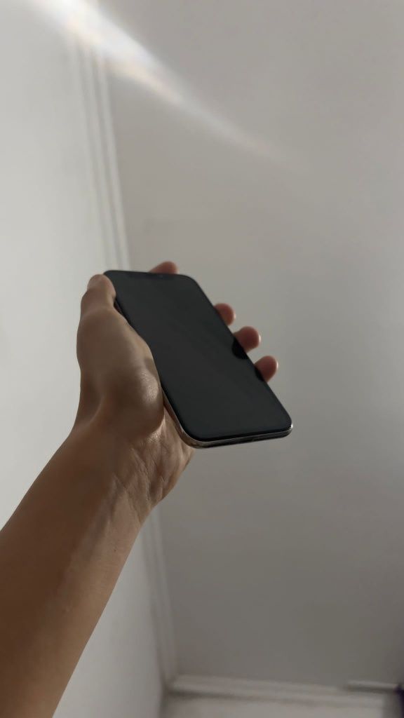 Компьютер hp  1 терабайт и айфон х 64гб 100% емкость