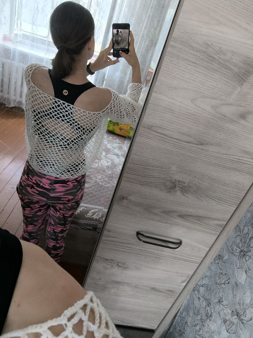 Продам кофту вязаную