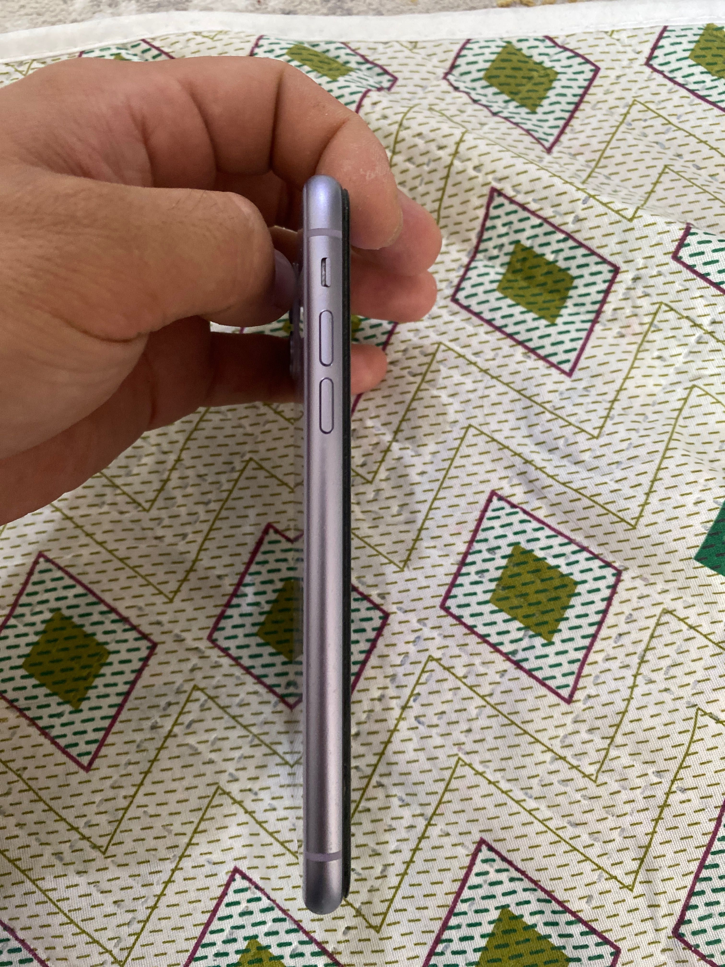 İPhone 11  ёмкос 73 ремонт жасалмаган түсі : фиолетви памят 128