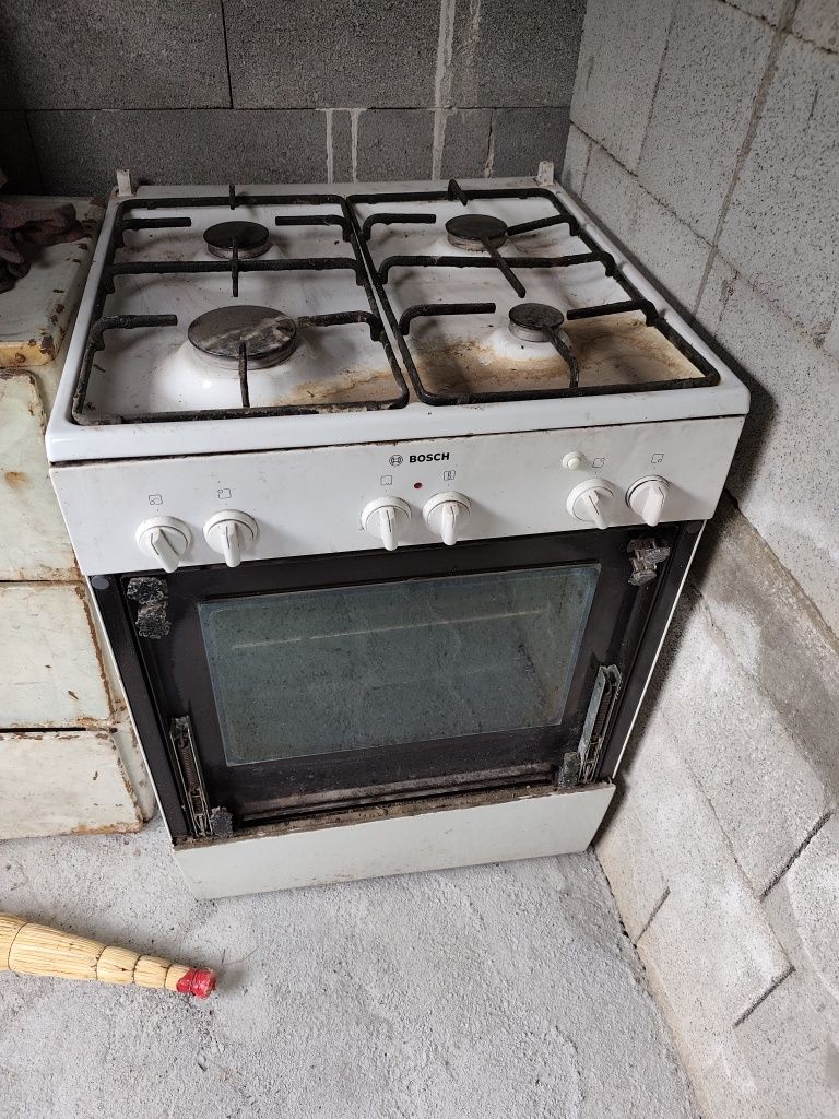 Продам газ плиту