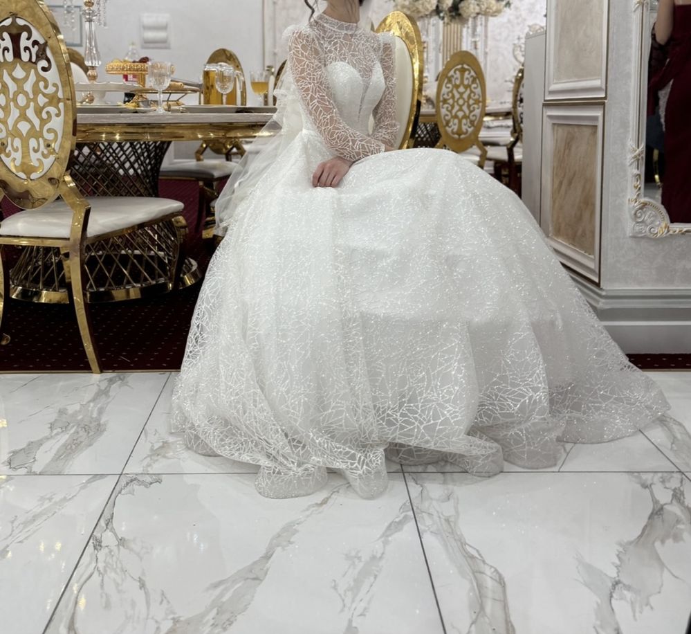 Свадебное платье
