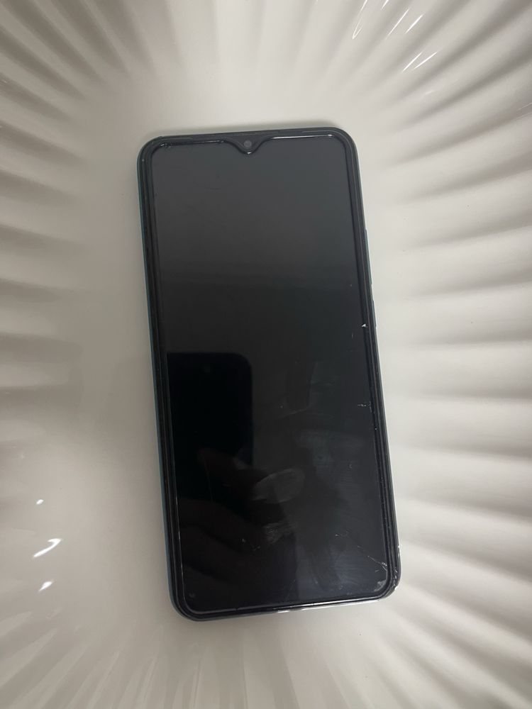 Продам Redmi 9 , 32 гб , в рабочем состоянии, но есть трещины на экран