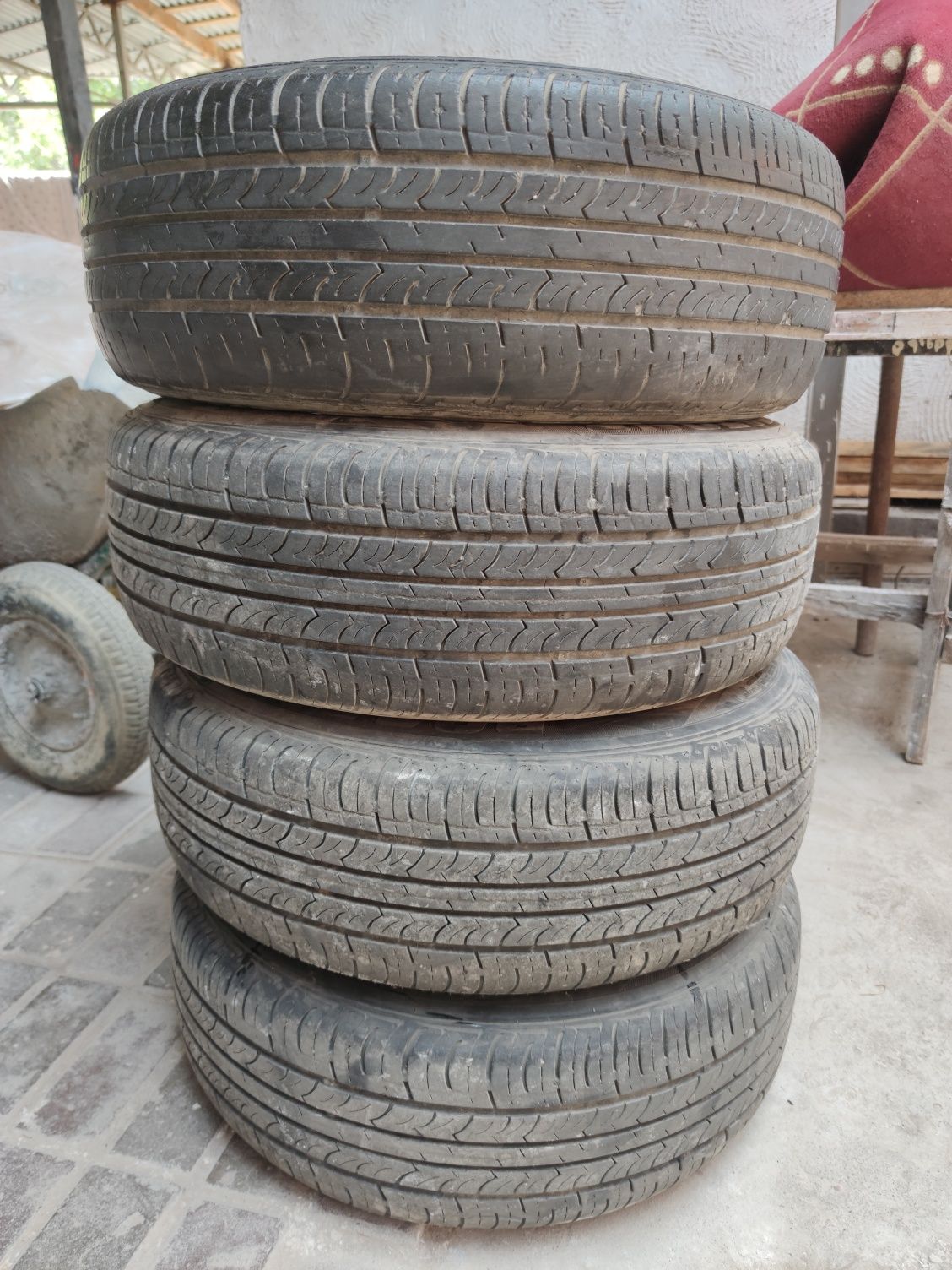Продам колеса с диском 15-ые Road Stone
