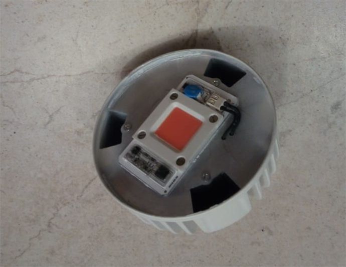 ФИТО-ЛАМПА цоколь Е27 50W полный спектр для цветов, растений и рассады