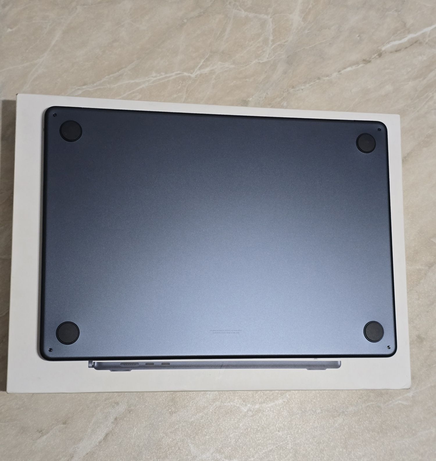 MacBook Air 15 M4 16/256 8 циклов