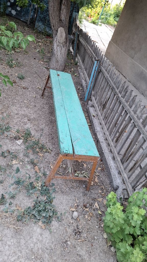 Столы 4шт,, скамейки 2 шт