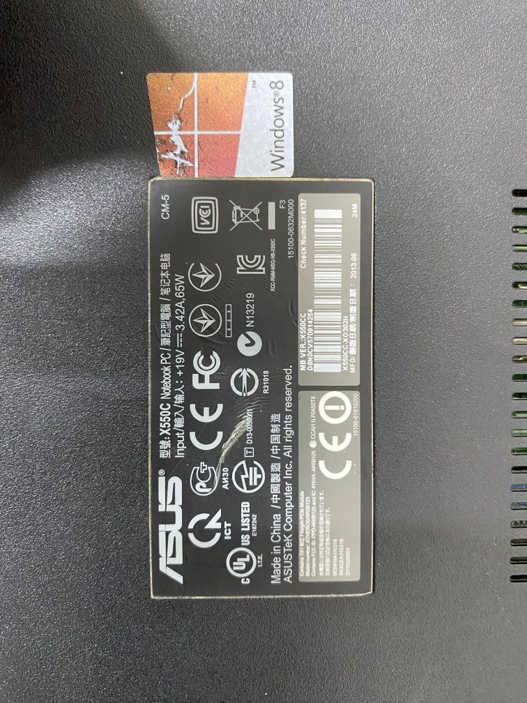 Продам ноутбук
Asus X550C
RAM 4+8gb
HDD 1000gb
Батарея не держит 
Мину