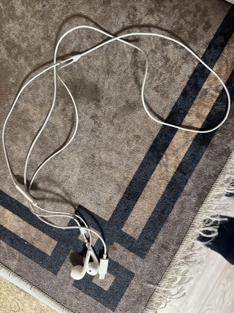 Продам airpods проводные