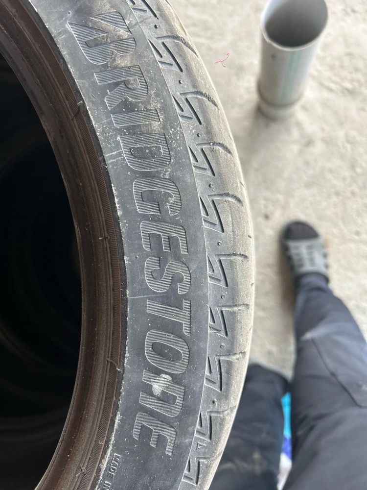P18 235/45.  Bridgestone. Летний