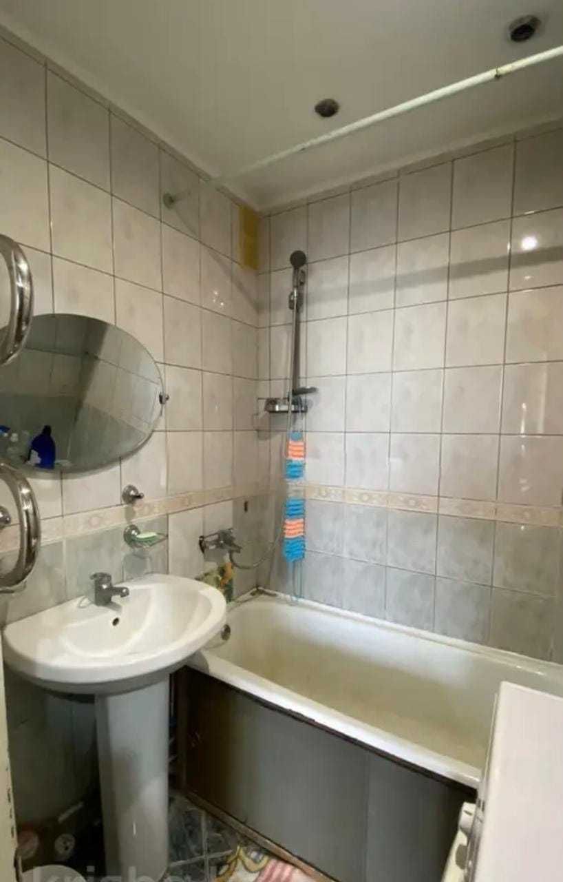 продается 2 ком квартира,район Маншук Маметовой