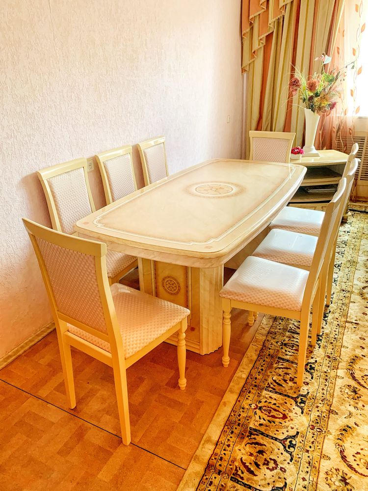 Продам итальянский мебельный гарнитур для зала или гостиной