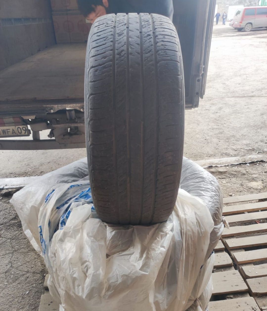 В продаже резина r18