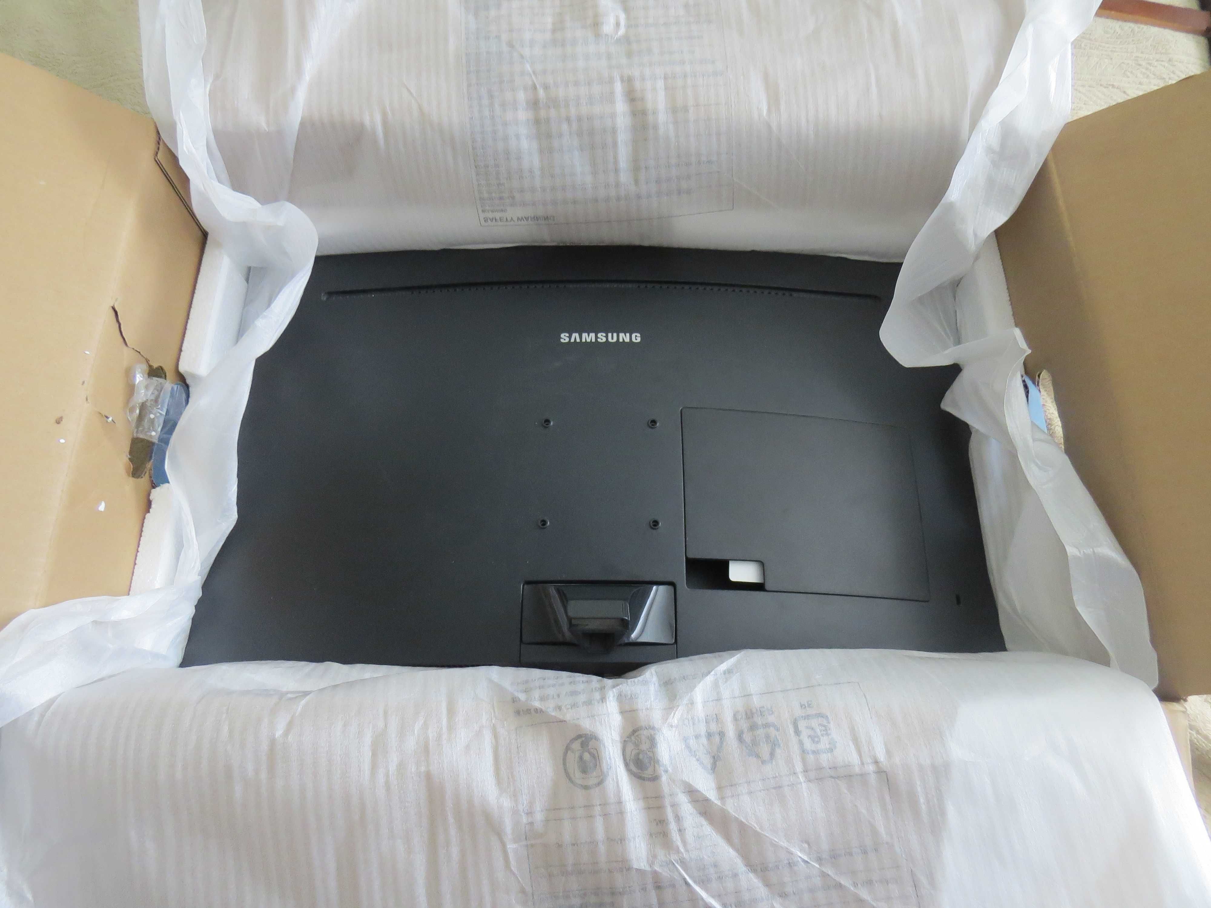 Монитор Игровой 27" Samsung LC27JG50QQIXCI