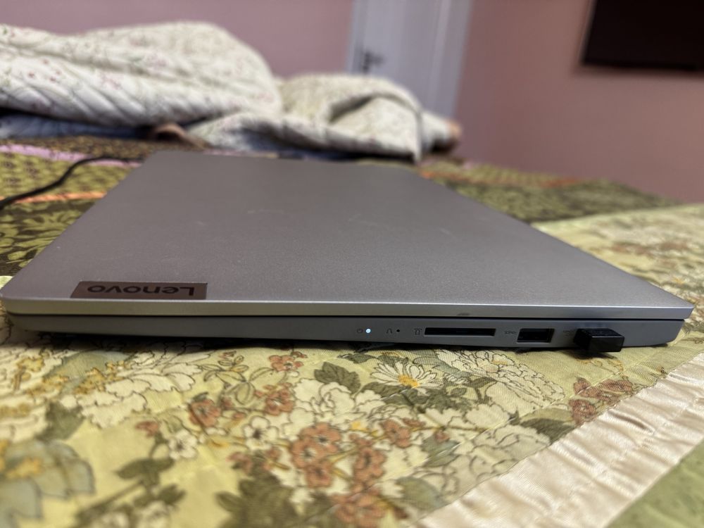 Нотубку Lenovo в хорошем состояний