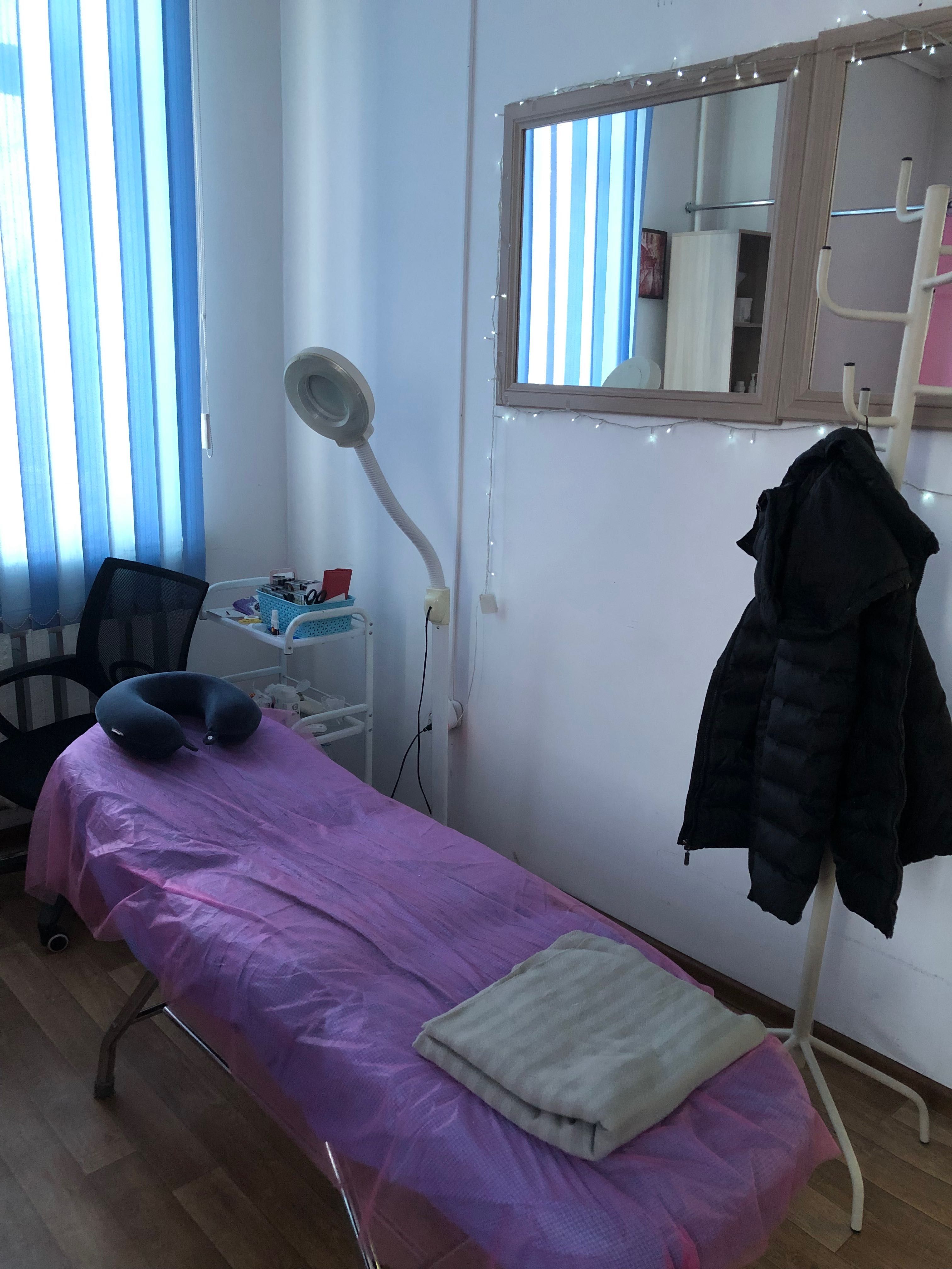 Продаю кушетку косметологическую