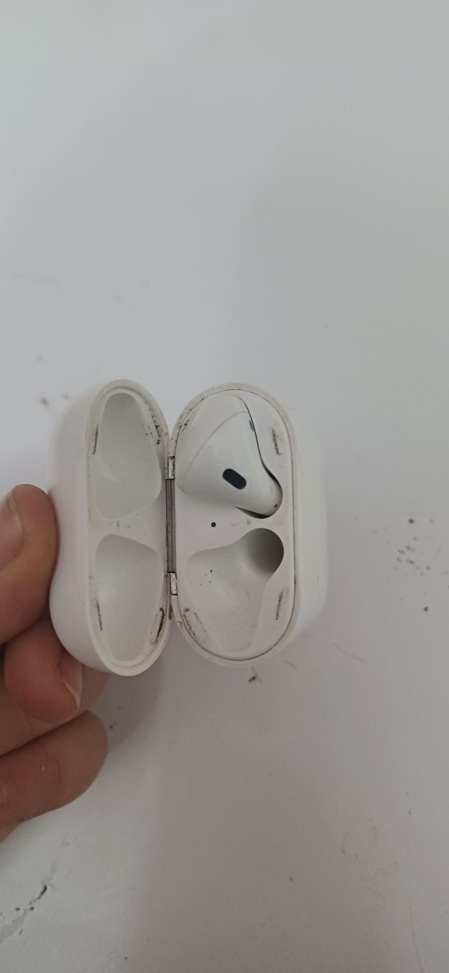 Наушники Airpods