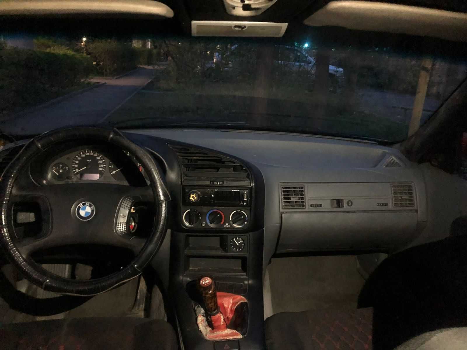 BMW E36, 1991 года, объем двигателя 1.6